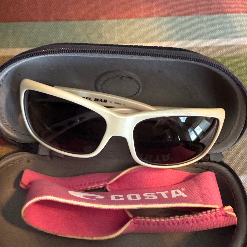 Costa White Sunglasses 580 polarized lenses with Box